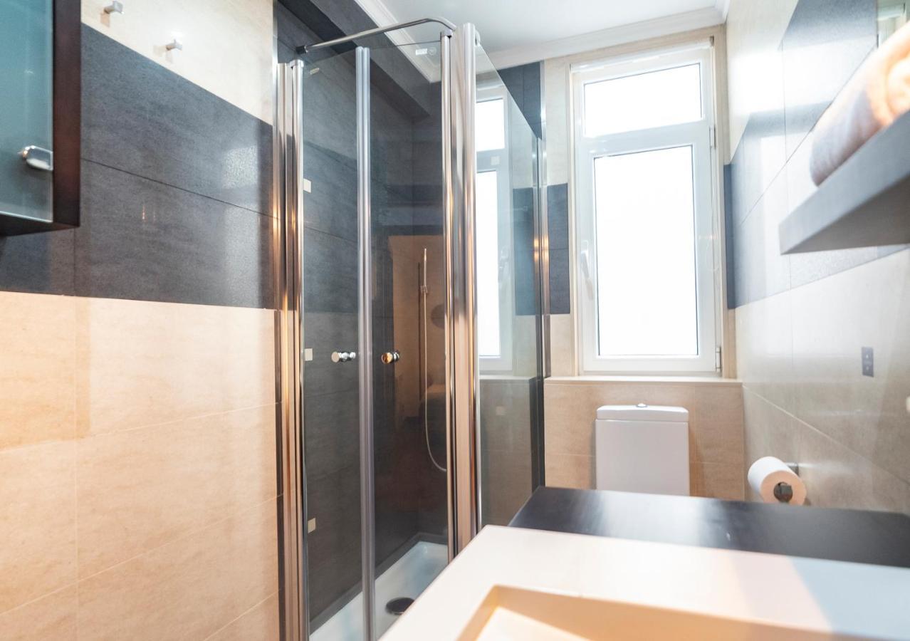 Apartamento Victoria Apartment Ферол Екстериор снимка