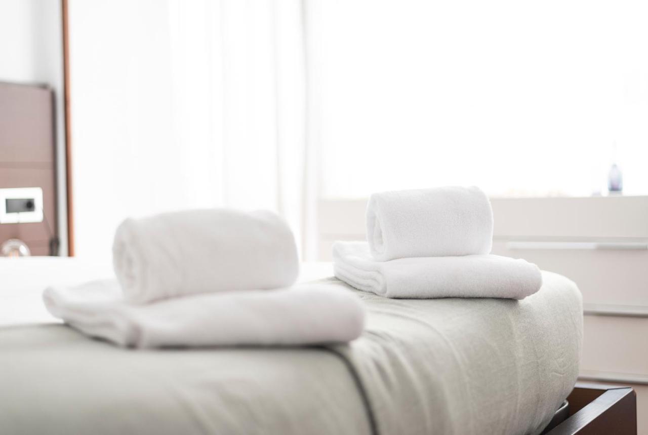 Apartamento Victoria Apartment Ферол Екстериор снимка