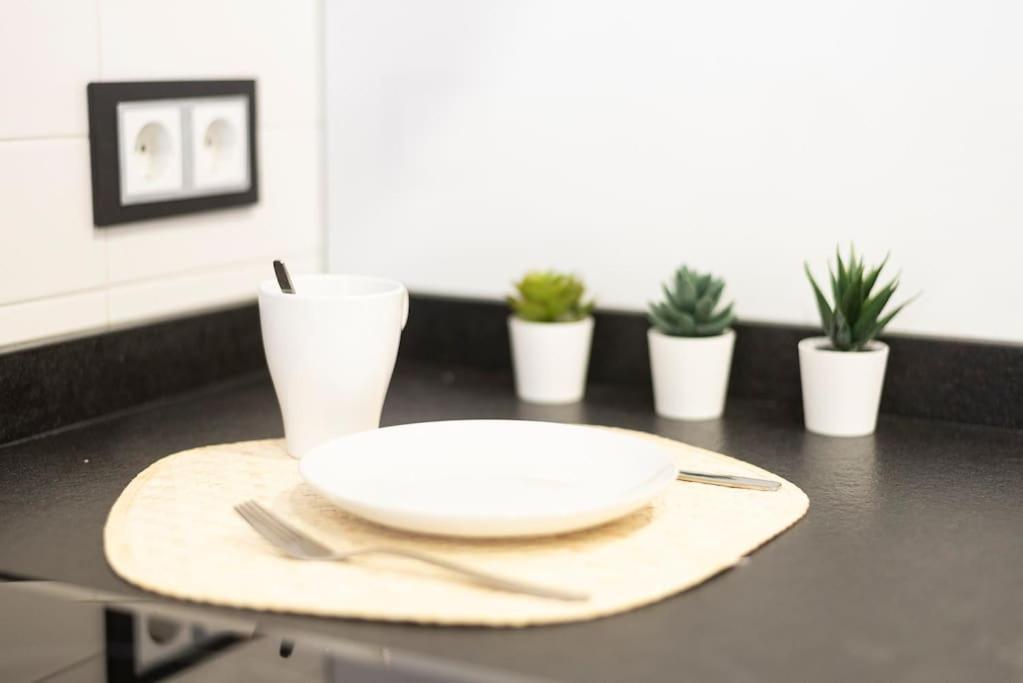 Apartamento Victoria Apartment Ферол Екстериор снимка